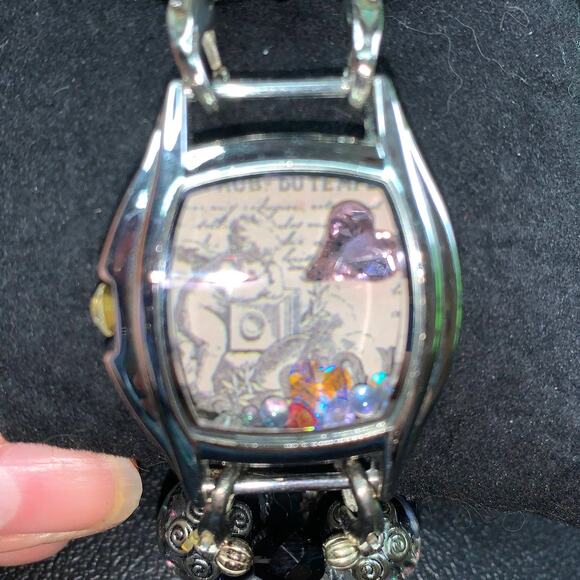 Victorian Reverie– Victorian Heart Upcycled Bracelet Handcrafted - Picture 2 of 8